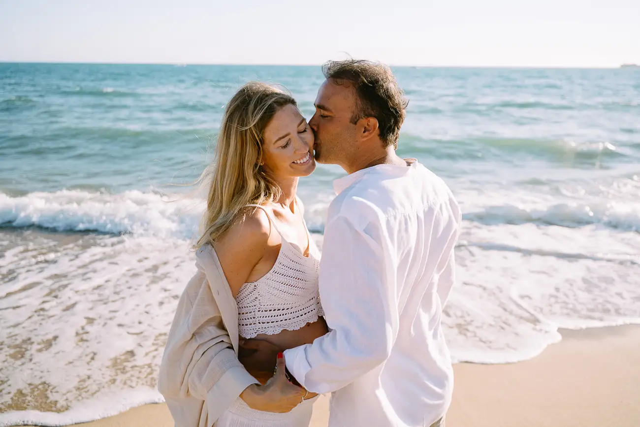 Maternity photos at sunset in Cadiz